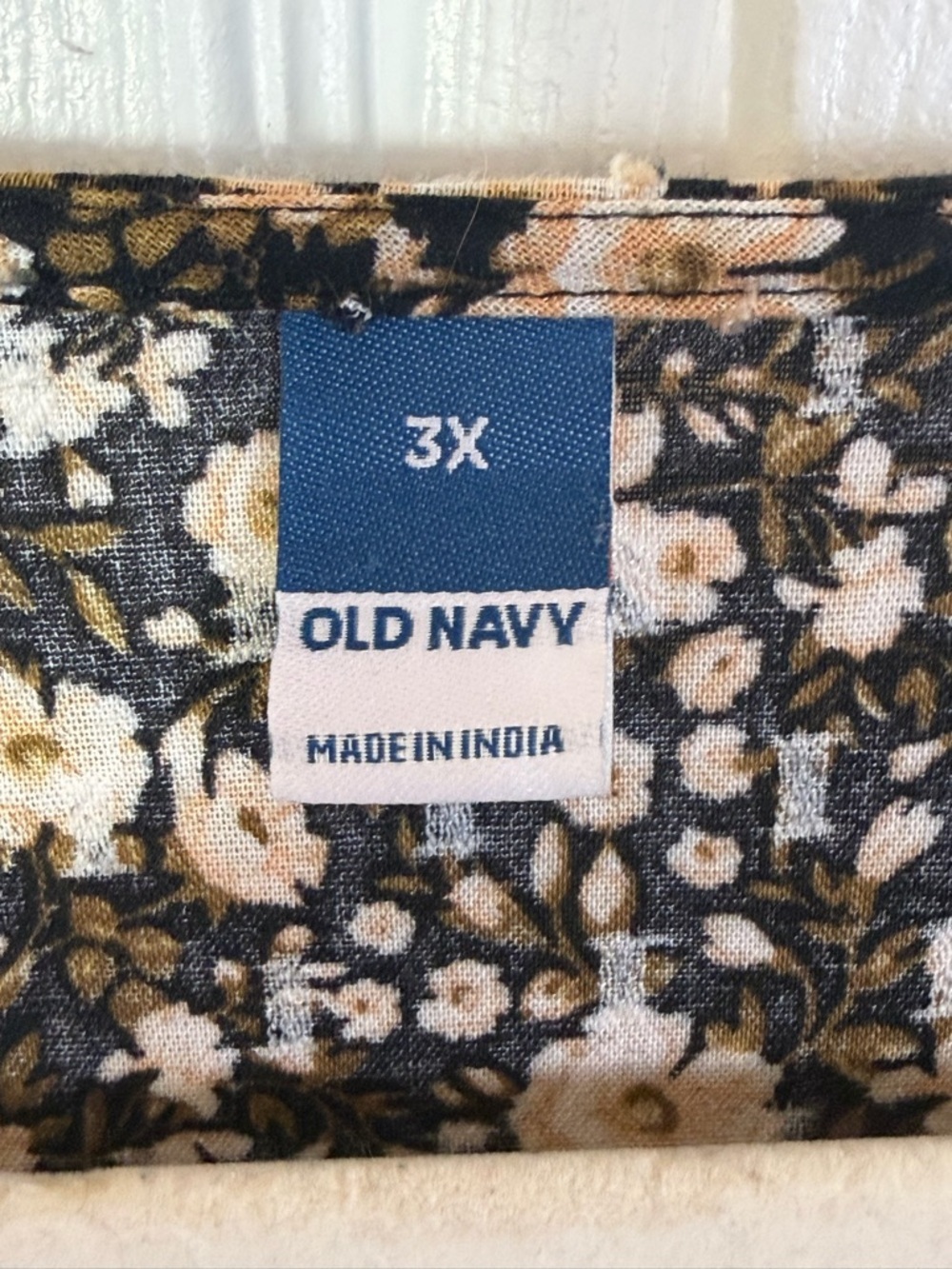 Old Navy Black Floral V Neck Cottage Core Puff Long Sleeve Lightweight - Picture 3 of 8